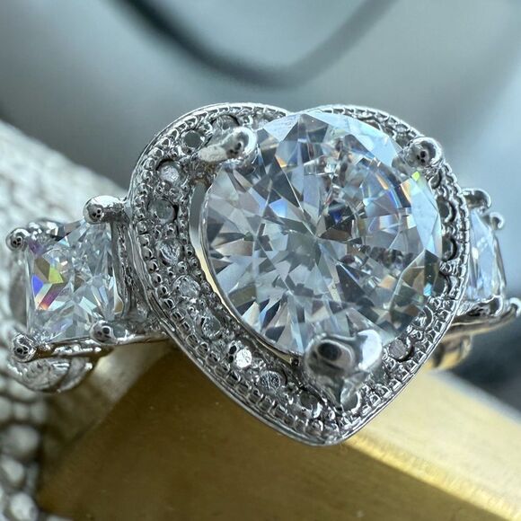 Heart Halo CZ Statement Ring Silver Tone Size 6.5 – Sparkling Bold Look - Picture 7 of 17